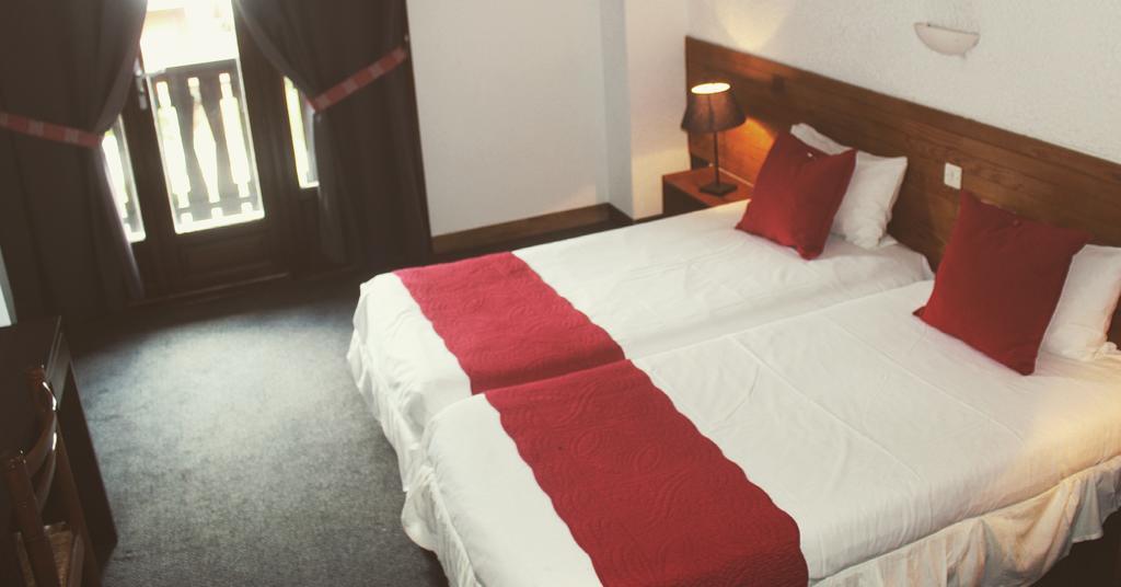Hotel De La Valentin לס דה-אלפס מראה חיצוני תמונה