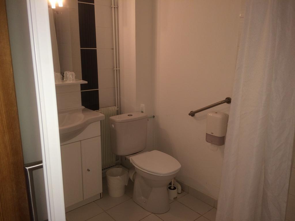 Hotel De La Valentin לס דה-אלפס מראה חיצוני תמונה